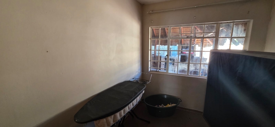 4 Bedroom Property for Sale in Kannoniers Park North West